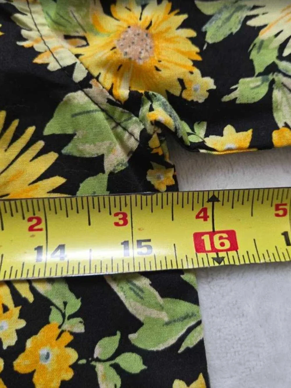 New boys S (6-7) Old Navy sunflower Built-In-Flex button up shirt